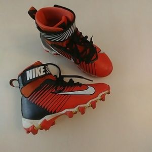 Like new Boys football cleats